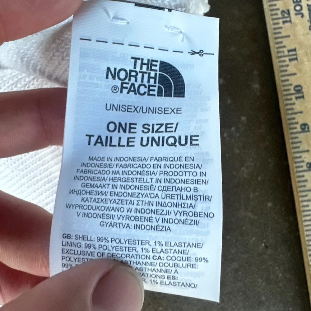 The North Face Beanie Hat Unisex OS White Excellent Knit Cuffed Logo Patch - Picture 3 of 4